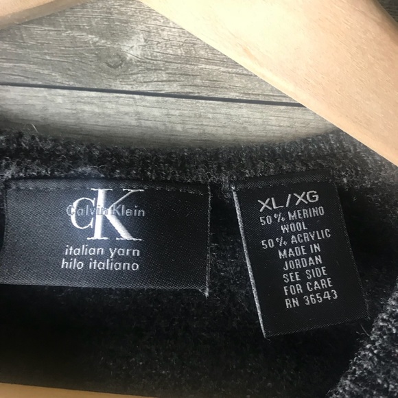 Calvin Klein wool knit charcoal Italian sweater - Picture 3 of 4